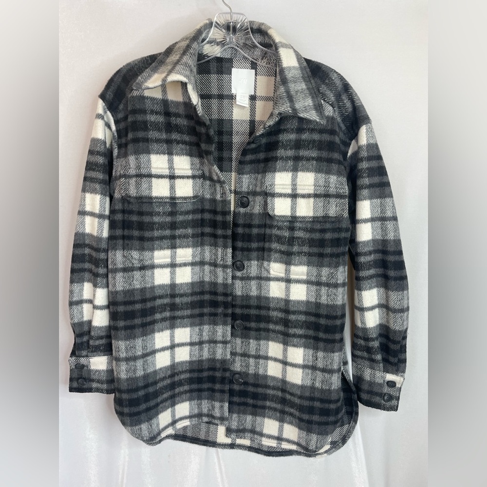 H&M black and white plaid shacket size XS